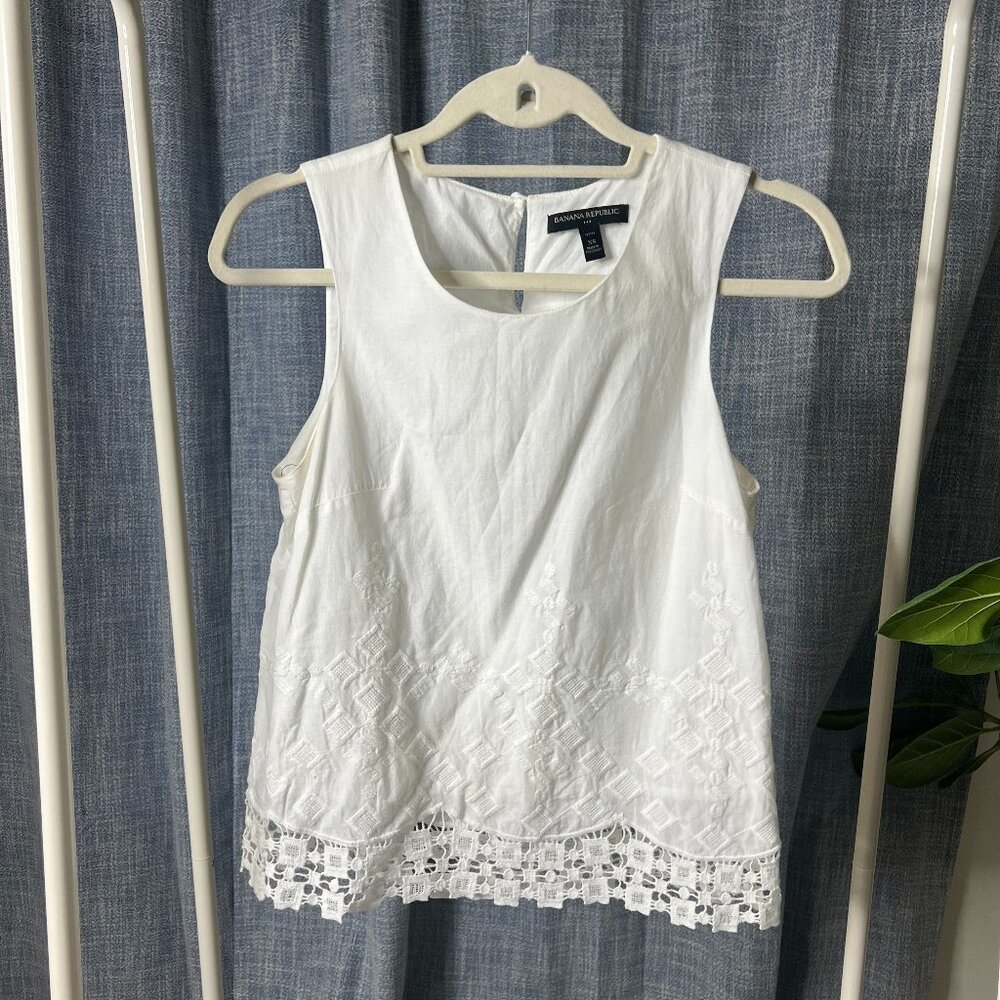 Banana Republic White Eyelet Tank Top – XS Petite